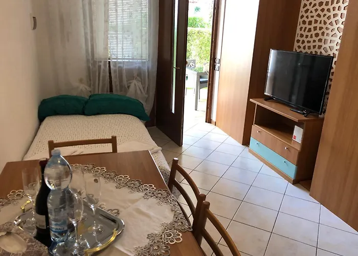 Casa Lorenzo 公寓 代森扎诺-德尔加达